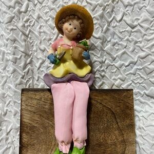 Charming Gardener Figurine Hand Painted Resin Home Decor Preowned Good Condition